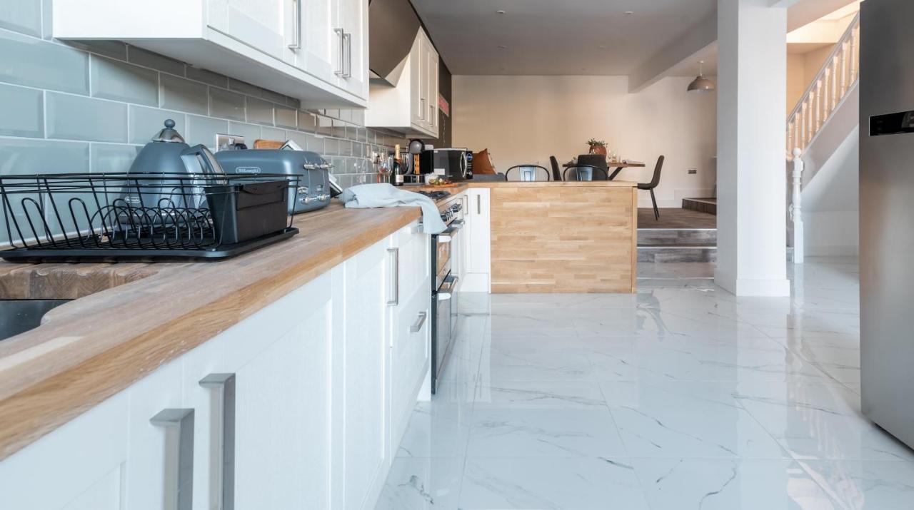 Ty Hapus Newport - Luxury 4 Bedroom Home Экстерьер фото